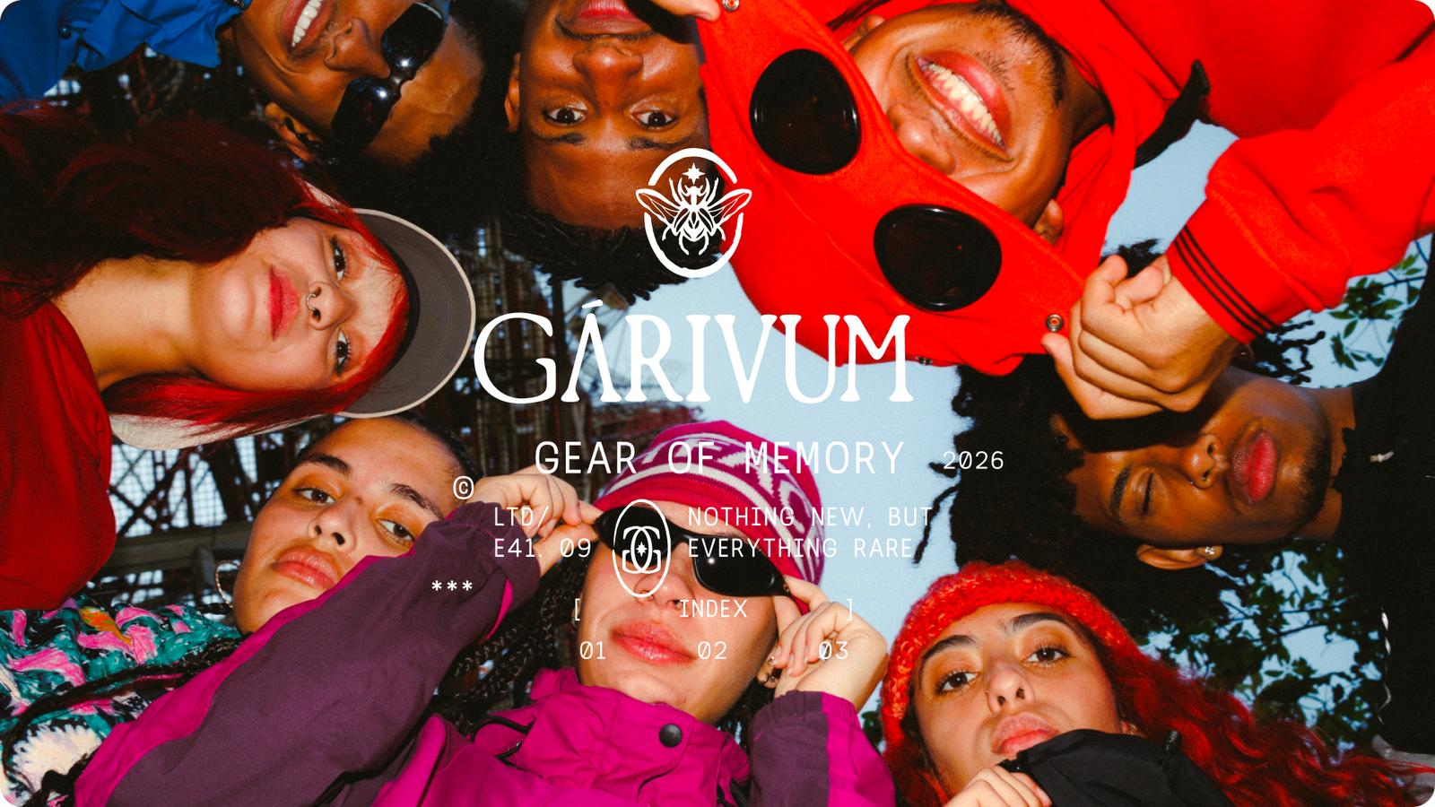 Wordmark Gárivum sobre foto de grupo, campanha Gear of Memory